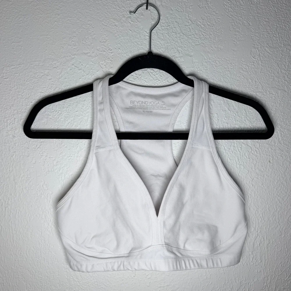 Beyond Yoga Womens XL White Racerback V-Neck Sports Bra USA
